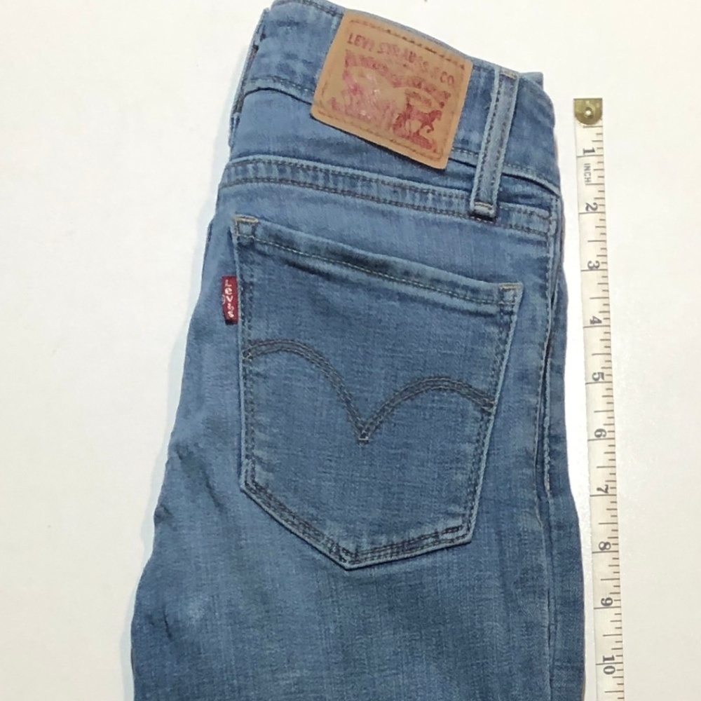 Levi Jeans - Picture 4 of 5